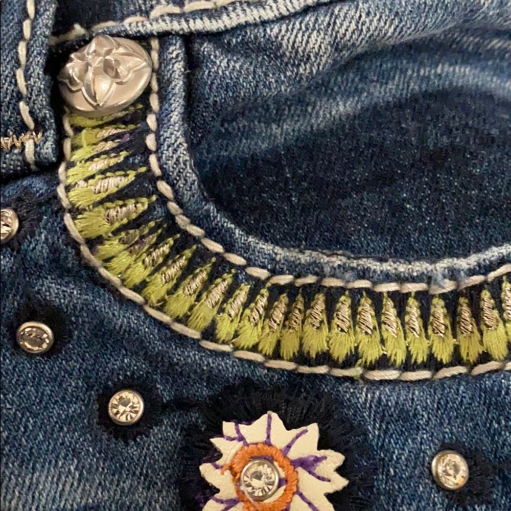 MISS ME JEANS ‘FLOWER RAIN' SHORTS 27 - Picture 8 of 9